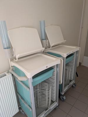 2 Chariots médicaments