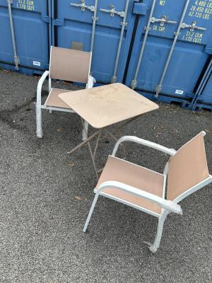 ensemble table de jardin et chaises