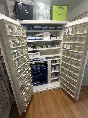 Armoire à pharmacie