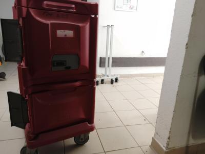Donne chariot chaud neutre, à faire chiffrer une alim.